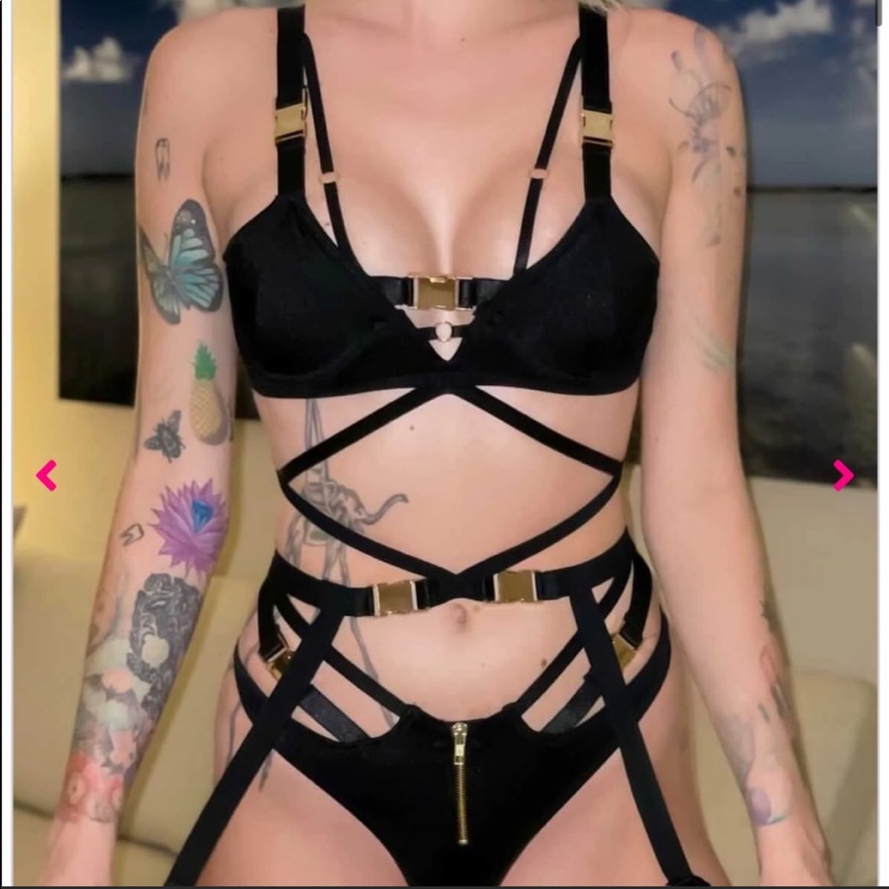 Rave wonderland 3 piece set. Never worn. Perfect for summer raves!!